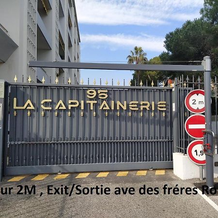 Grand Studio neuf face port et plage, parking privé Golfe-Juan Extérieur photo