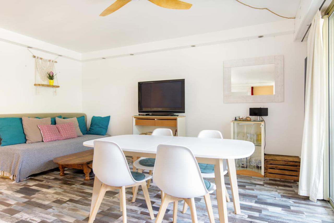 Grand Studio neuf face port et plage, parking privé Golfe-Juan Extérieur photo