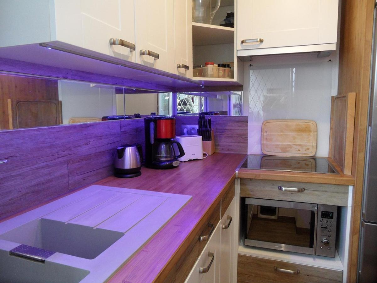 Grand Studio neuf face port et plage, parking privé Golfe-Juan Extérieur photo