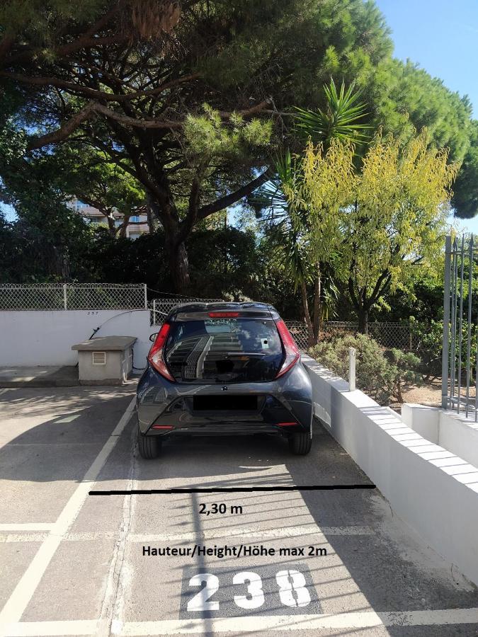 Grand Studio neuf face port et plage, parking privé Golfe-Juan Extérieur photo