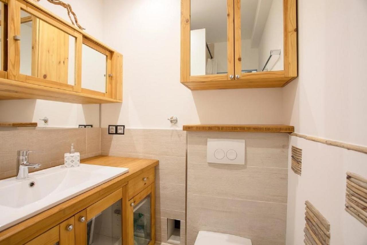 Grand Studio neuf face port et plage, parking privé Golfe-Juan Extérieur photo